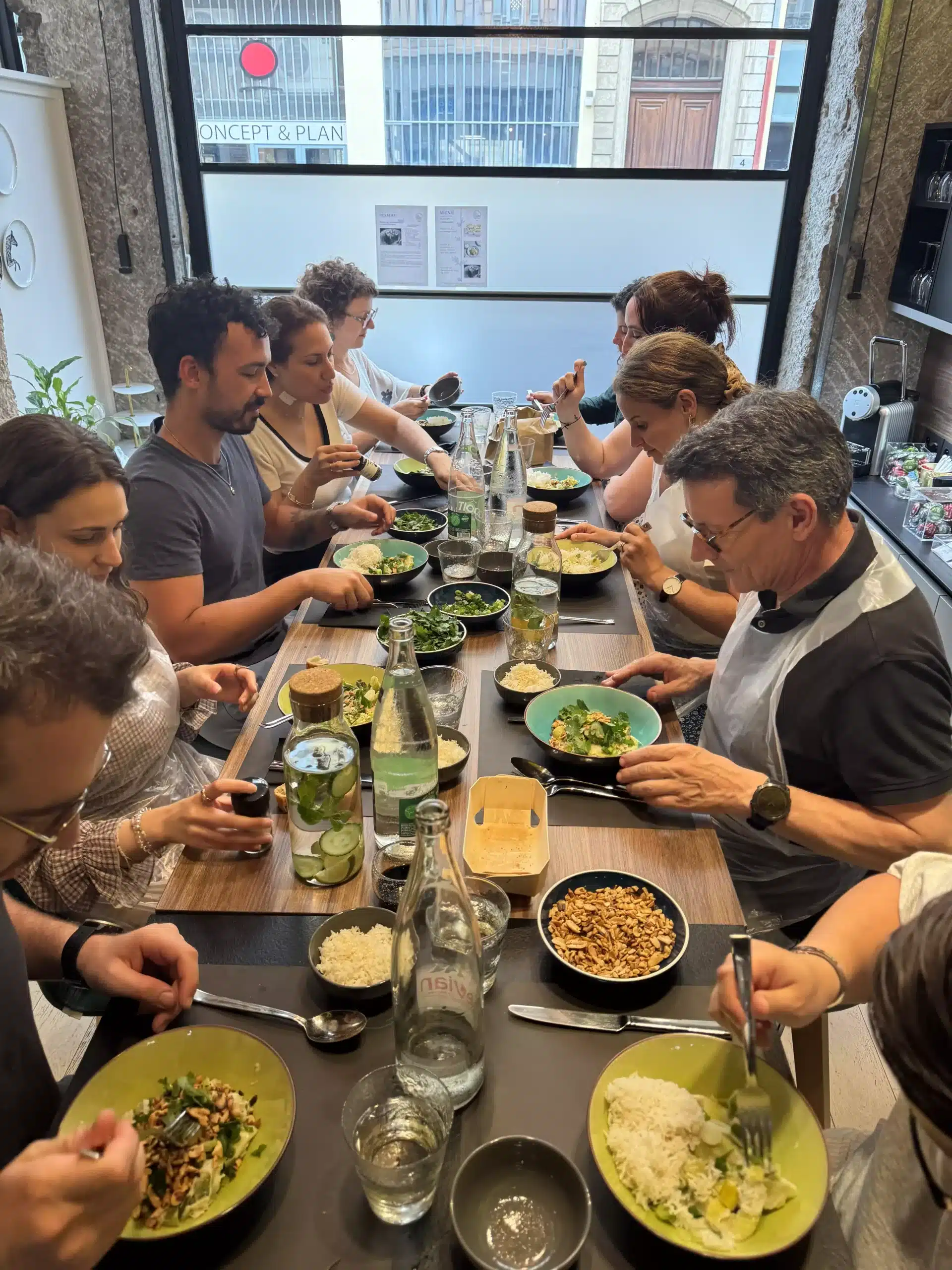 Nous proposons des ateliers culinaires où vous pouvez préparer tous ensemble le repas